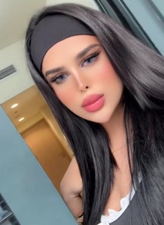 سلطانة - Transsexual escort in Abu Dhabi Photo 17 of 18