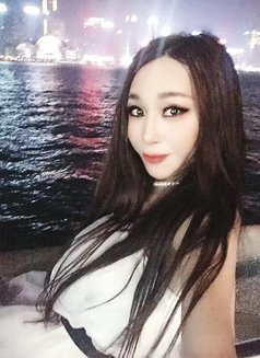 玫瑰之夜 - Transsexual escort in Hong Kong Photo 2 of 3