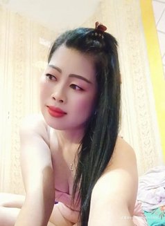 ลักกี้ - masseuse in Al Juffair Photo 2 of 4