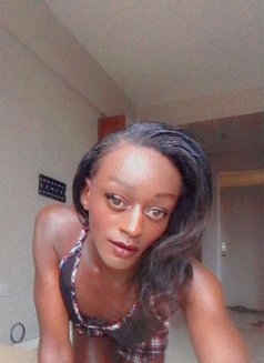 አልማ - Transsexual escort in Nairobi Photo 1 of 6