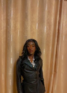 አልማ - Transsexual escort in Nairobi Photo 4 of 6