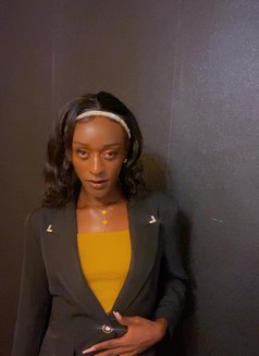 አልማ - Transsexual escort in Nairobi Photo 5 of 6