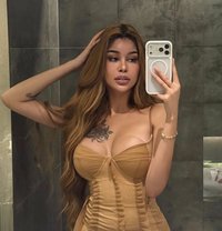 𝐅𝐚𝐫𝐚𝐡 𝐋𝐮𝐧𝐚 🇱🇧 - puta in Bangkok