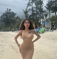 𝑭𝒂𝒓𝒂𝒉 𝑳𝒖𝒏𝒂 🇱🇧 - puta in Bangkok