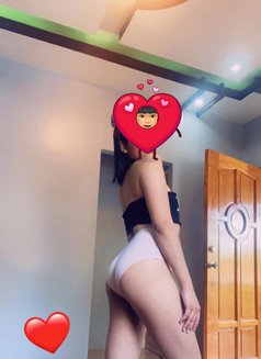 *🇵🇭 - Transsexual escort in Kuwait Photo 2 of 4