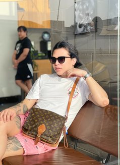 انا استطيع التحدث باللغة العربية - Male escort in Manila Photo 4 of 5