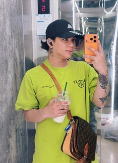 انا استطيع التحدث باللغة العربية - Male escort in Manila Photo 5 of 5