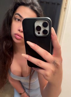 لوجين - Transsexual escort in Beirut Photo 9 of 13