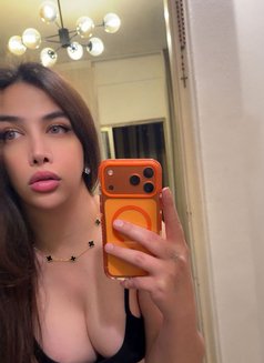 لوجين - Transsexual escort in Beirut Photo 11 of 13