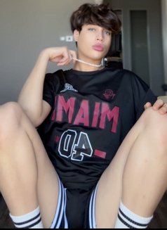 جوزيان - Male escort in Riyadh Photo 2 of 5