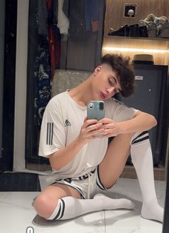 جوزيان - Male escort in Riyadh Photo 5 of 5