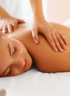 Massage at home - Acompañantes masculino in Dubai Photo 6 of 6