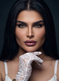 قمر 🇸🇦🇬🇧 - Male escort in Jeddah Photo 5 of 5