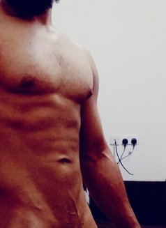 جوي كل شي - Acompañantes masculino in Muscat Photo 2 of 2