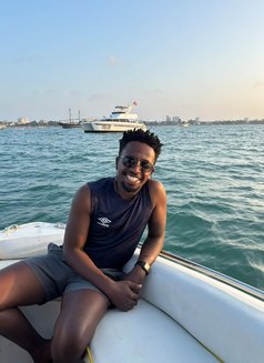𝟏𝟐" 𝐥𝐨𝐧𝐠 𝐝𝐢𝐜𝐤 - Male escort in Nairobi Photo 1 of 1
