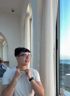 انيير - Male escort in Riyadh Photo 1 of 7