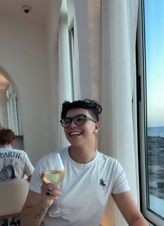 انيير - Male escort in Riyadh Photo 2 of 7