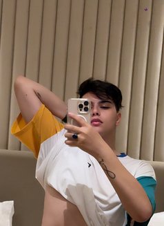 انيير - Male escort in Riyadh Photo 3 of 7