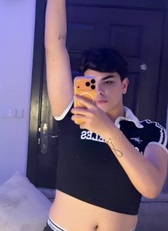 انيير - Male escort in Riyadh Photo 5 of 7