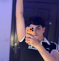 انيير - Acompañantes masculino in Riyadh Photo 5 of 7