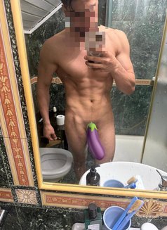 Адам - Male escort in Dubai Photo 4 of 6