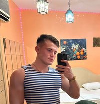 Адам - Male escort in Dubai