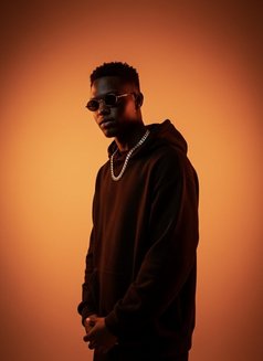 𝕆ℝℕ𝕀ℕ𝔾 𝕊𝕋ℝ - Acompañantes masculino in Accra Photo 1 of 1