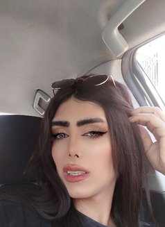 نور - Transsexual escort in Dubai Photo 1 of 4