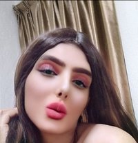 نور - Transsexual escort in Dubai