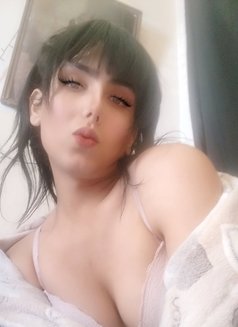 نور - Transsexual escort in Dubai Photo 3 of 4