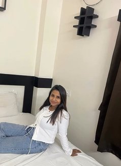 Divya ʀᴇᴀʟ ᴍᴇᴇᴛ & ᴡᴇʙᴄᴀᴍ - puta in Bangalore Photo 4 of 6
