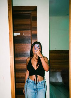 𝗖𝗔𝗠 ༆☆𝗠𝗲𝗲𝘁𝗶𝗻𝗴 ࿐♡𝐆𝐅𝐄 - puta in Mumbai Photo 1 of 3