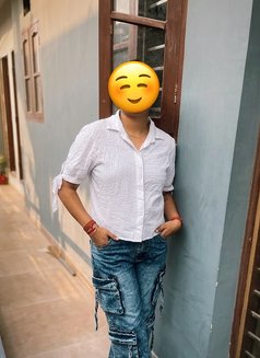 𝙳𝚒𝚟𝚞 - puta in Chandigarh Photo 2 of 3