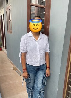 𝙳𝚒𝚟𝚞 - puta in Chandigarh Photo 3 of 3