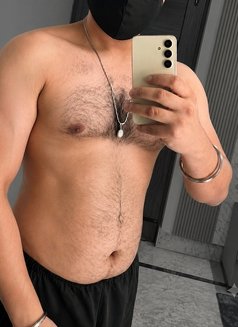 πΉππππ πΏ β πΌππππππππ
- AcompaΓ±antes masculino in New Delhi Photo 6 of 6