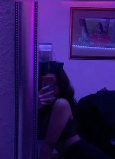 احلام - puta in Muscat Photo 1 of 3