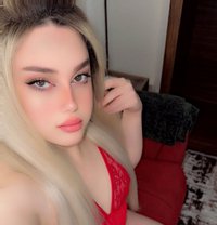 شمس - Transsexual escort in Beirut Photo 8 of 14