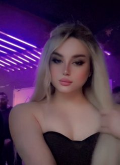 🤍شمس - Transsexual escort in Beirut Photo 7 of 15