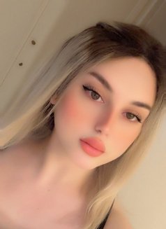 🤍شمس - Transsexual escort in Beirut Photo 8 of 15