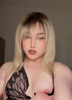 Shams - Transsexual escort in Beirut Photo 2 of 30