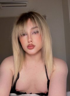 Shams - Transsexual escort in Beirut Photo 30 of 30