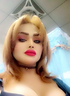 خوخة كوين - Transsexual dominatrix in Erbil Photo 2 of 5