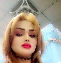 خوخة كوين - Transsexual dominatrix in Erbil