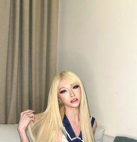 ニューハーフ・カズハ - Acompañantes transexual in Hong Kong