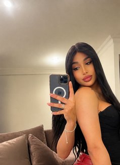 أنجي - Transsexual escort in Amman Photo 13 of 18