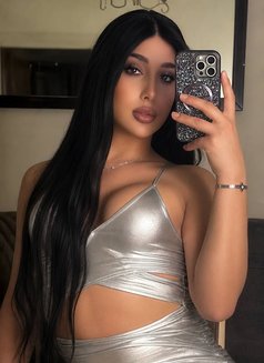 أنجي - Transsexual escort in Amman Photo 14 of 18
