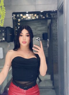 أنجي - Transsexual escort in Amman Photo 2 of 18