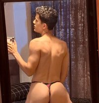 Berkay_bbk - Male escort in İstanbul Photo 4 of 8