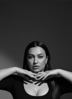 مايا - escort in Al Juffair Photo 2 of 5