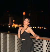 لجين - escort in Beirut